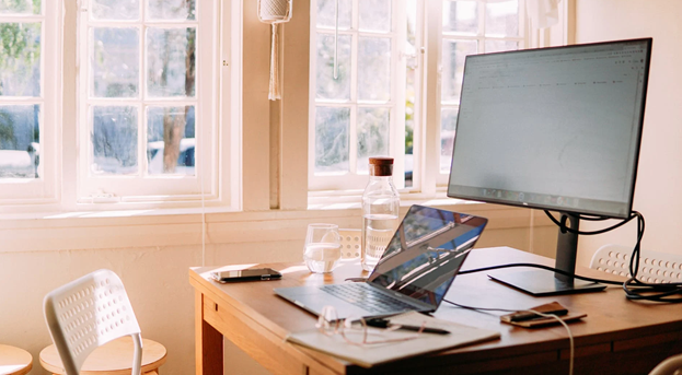 4  Ways To Maintain A Positive Attitude When Working Remotely